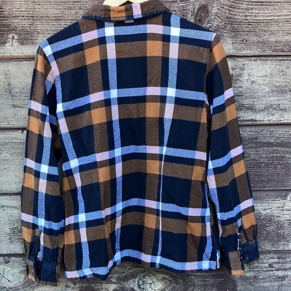 Patagonia Organic Flannel - Picture 2 of 12